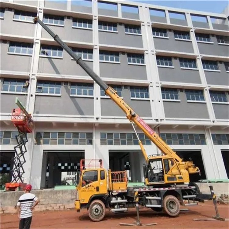 泸定高楼层玻璃吊装